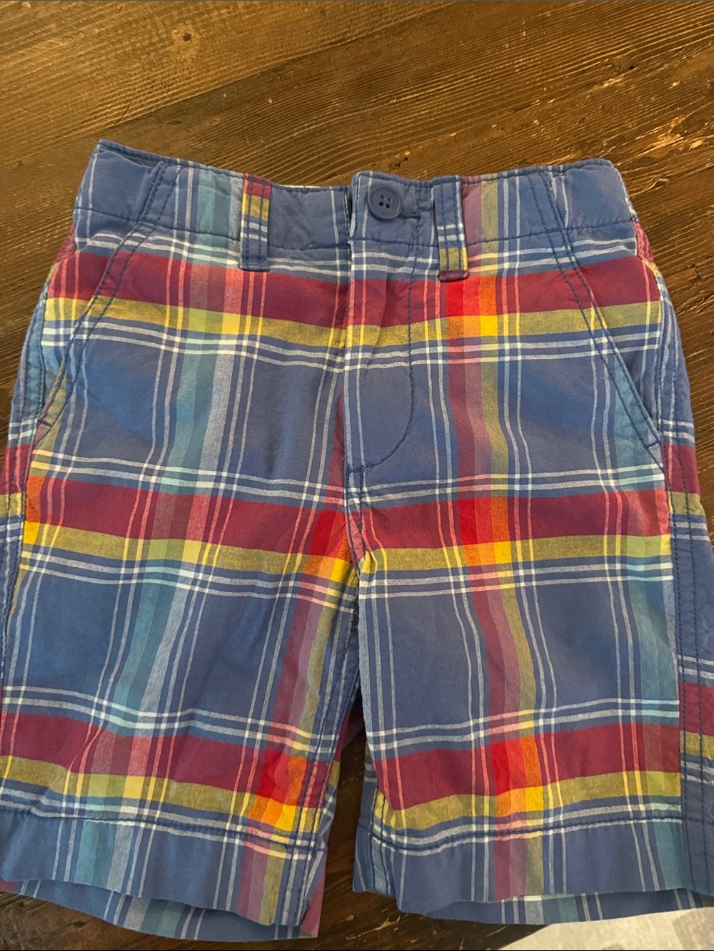 Gap boys’ Plaid Shorts - size 6